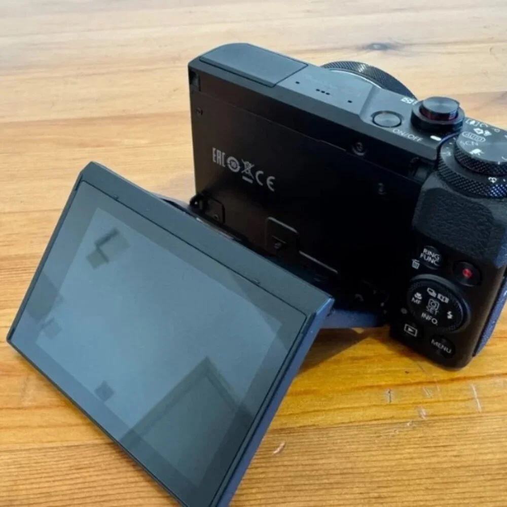 Canon G7 X Mark II, 2 Batteries, Charger & Case